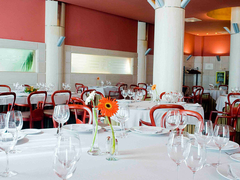 Gran Hotel Lakua Vitoria-Gasteiz Exterior photo Restaurant